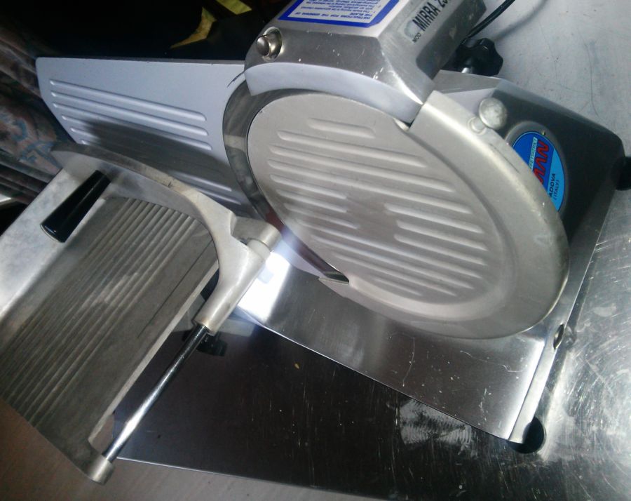 How to Choose a Meat Slicer 