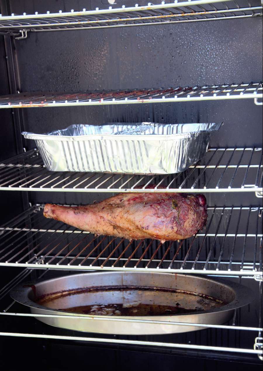 Easy electric smoker, thermostat controlled