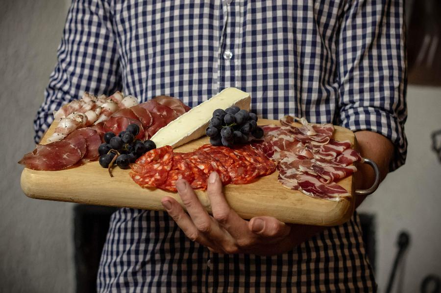 Tom and charcuterie board italy salumi large