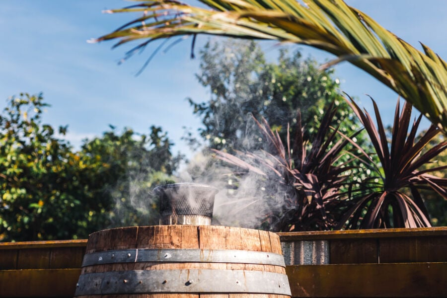 Wine barrel cold smoking